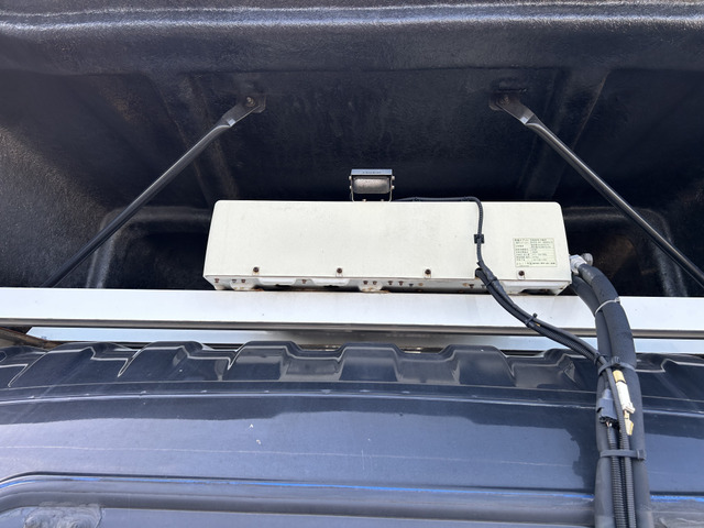 【第五輪荷重11.5t】いすゞギガ/メッキパーツ/ブラック|中古トラックの販売・買取・査定のアイナビ