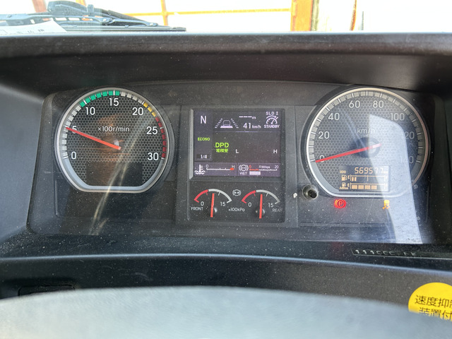 【第五輪荷重11.5t】いすゞギガ/メッキパーツ/ブラック|中古トラックの販売・買取・査定のアイナビ