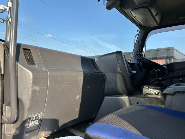 【第五輪荷重11.5t】いすゞギガ/メッキパーツ/ブラック|中古トラックの販売・買取・査定のアイナビ