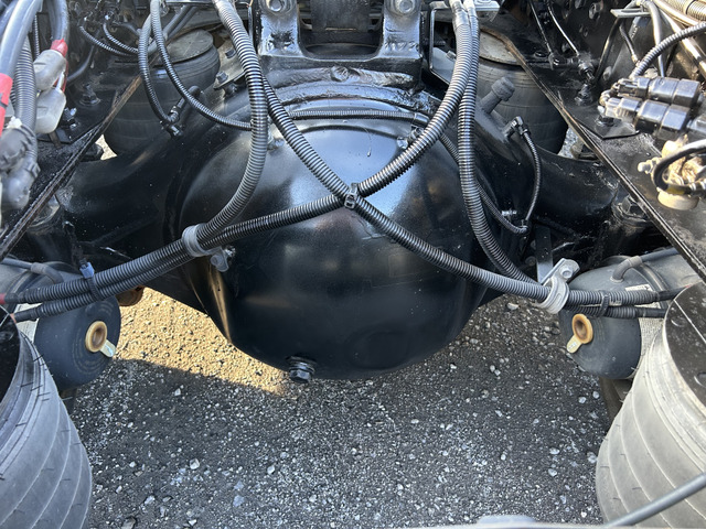 【第五輪荷重11.5t】いすゞギガ/メッキパーツ/ブラック|中古トラックの販売・買取・査定のアイナビ