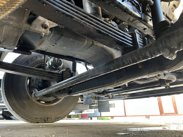 【第五輪荷重11.5t】いすゞギガ/メッキパーツ/ブラック|中古トラックの販売・買取・査定のアイナビ