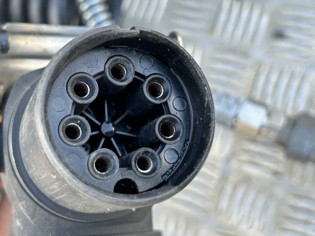 【第五輪荷重11.5t】いすゞギガ/メッキパーツ/ブラック|中古トラックの販売・買取・査定のアイナビ