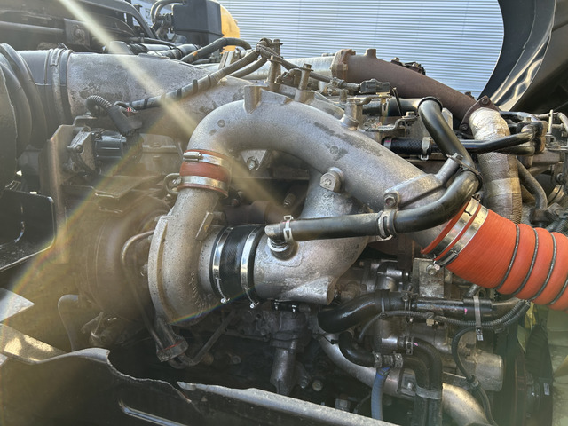 【第五輪荷重11.5t】いすゞギガ/メッキパーツ/ブラック|中古トラックの販売・買取・査定のアイナビ