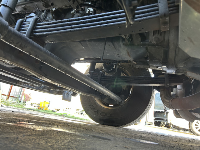 【第五輪荷重11.5t】いすゞギガ/メッキパーツ/ブラック|中古トラックの販売・買取・査定のアイナビ