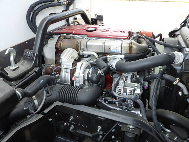 日野 令和6年式 冷凍バン 格納ゲート付き|中古トラックの販売・買取・査定のアイナビ