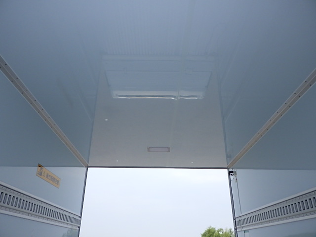 日野 令和6年式 冷凍バン 格納ゲート付き|中古トラックの販売・買取・査定のアイナビ