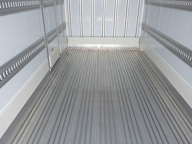 日野 令和6年式 冷凍バン 格納ゲート付き|中古トラックの販売・買取・査定のアイナビ