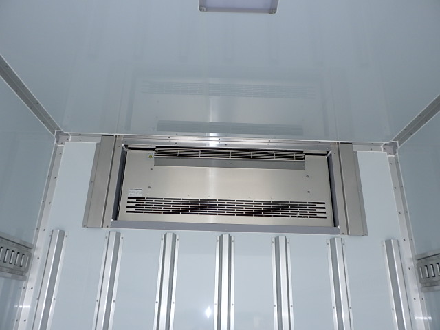 日野 令和6年式 冷凍バン 格納ゲート付き|中古トラックの販売・買取・査定のアイナビ