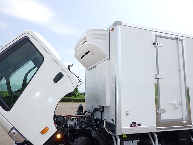 日野 令和6年式 冷凍バン 格納ゲート付き|中古トラックの販売・買取・査定のアイナビ