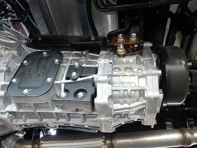 日野 令和6年式 冷凍バン 格納ゲート付き|中古トラックの販売・買取・査定のアイナビ