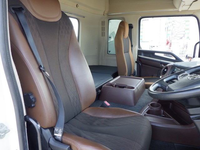 日野2DG-SS1EKHAダブルヘッド第五輪荷重18t|中古トラックの販売・買取・査定のアイナビ