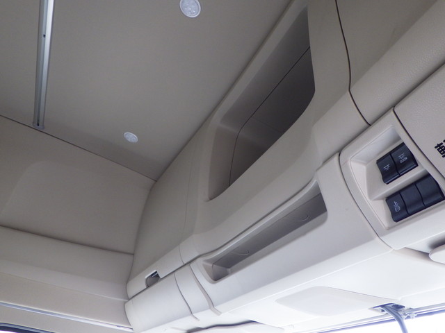 日野2DG-SS1EKHAダブルヘッド第五輪荷重18t|中古トラックの販売・買取・査定のアイナビ