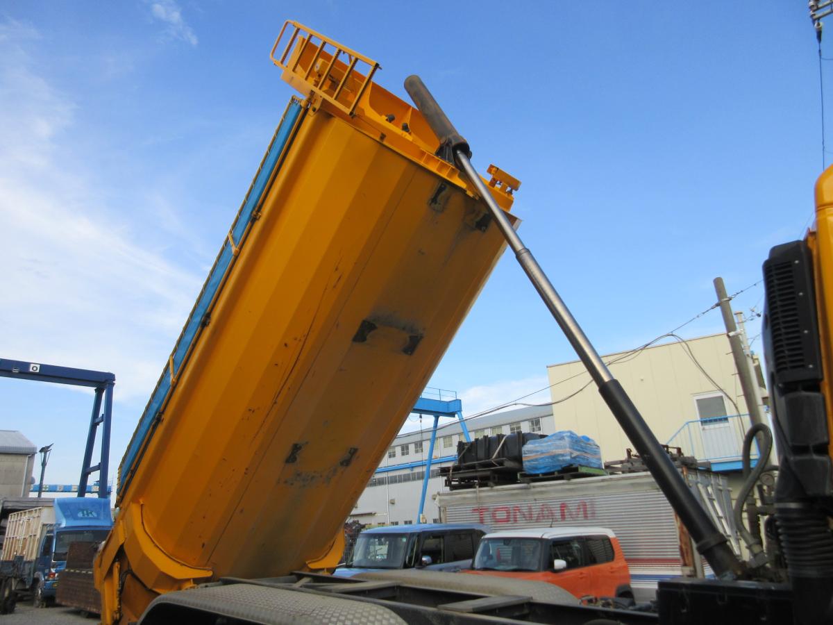 2PGクオン土砂ダンプ|中古トラックの販売・買取・査定のアイナビ