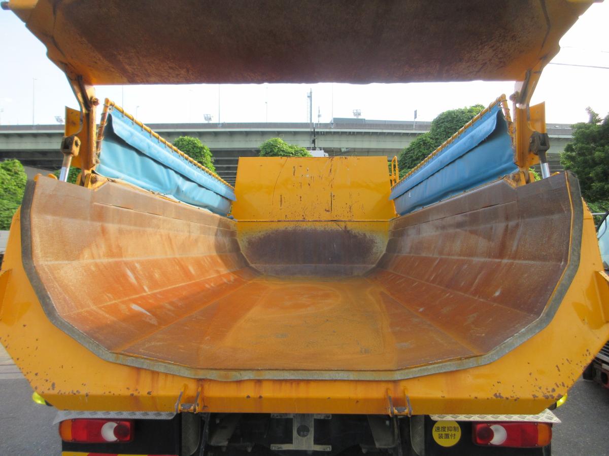 2PGクオン土砂ダンプ|中古トラックの販売・買取・査定のアイナビ