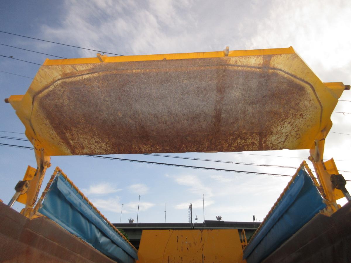 2PGクオン土砂ダンプ|中古トラックの販売・買取・査定のアイナビ