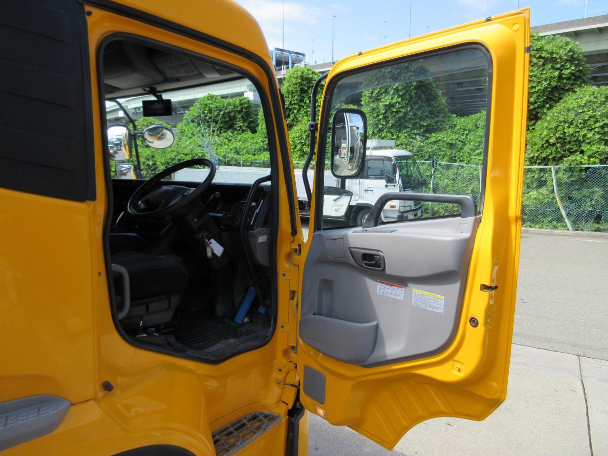 2PGクオン土砂ダンプ|中古トラックの販売・買取・査定のアイナビ