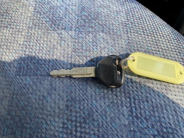 三菱ふそう 平ボディ キャンターガッツ|中古トラックの販売・買取・査定のアイナビ