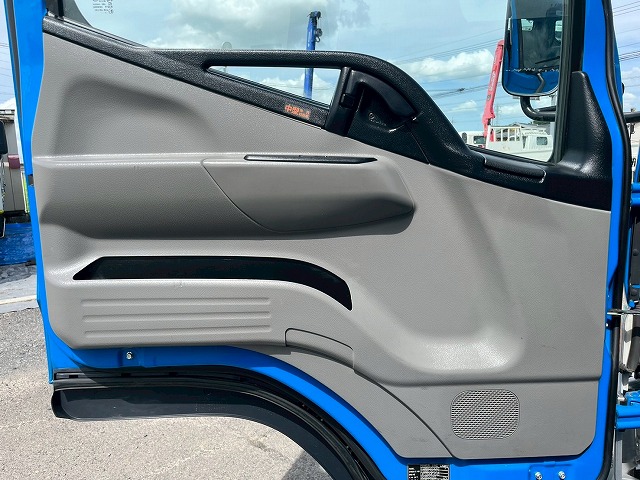 3トン積載★TADANO製・S-RIDE★フラットタイプ★ラジコン付き|中古トラックの販売・買取・査定のアイナビ