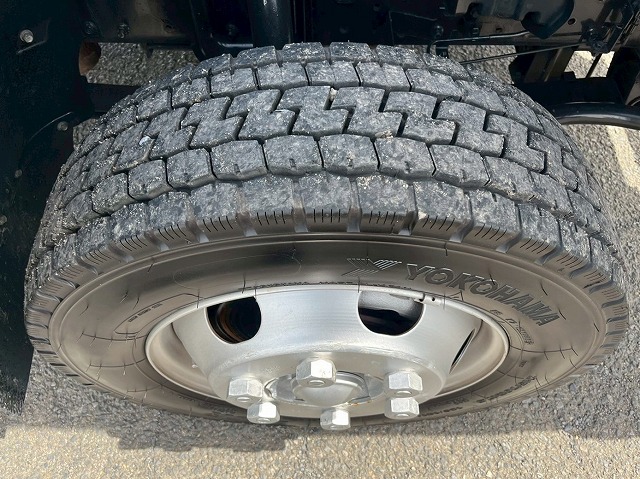 3トン積載★TADANO製・S-RIDE★フラットタイプ★ラジコン付き|中古トラックの販売・買取・査定のアイナビ