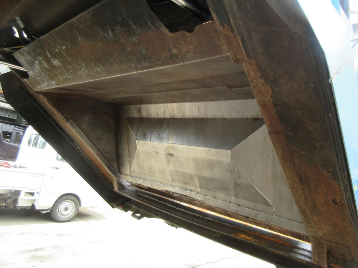 車検付き中型コンドルパッカー車|中古トラックの販売・買取・査定のアイナビ