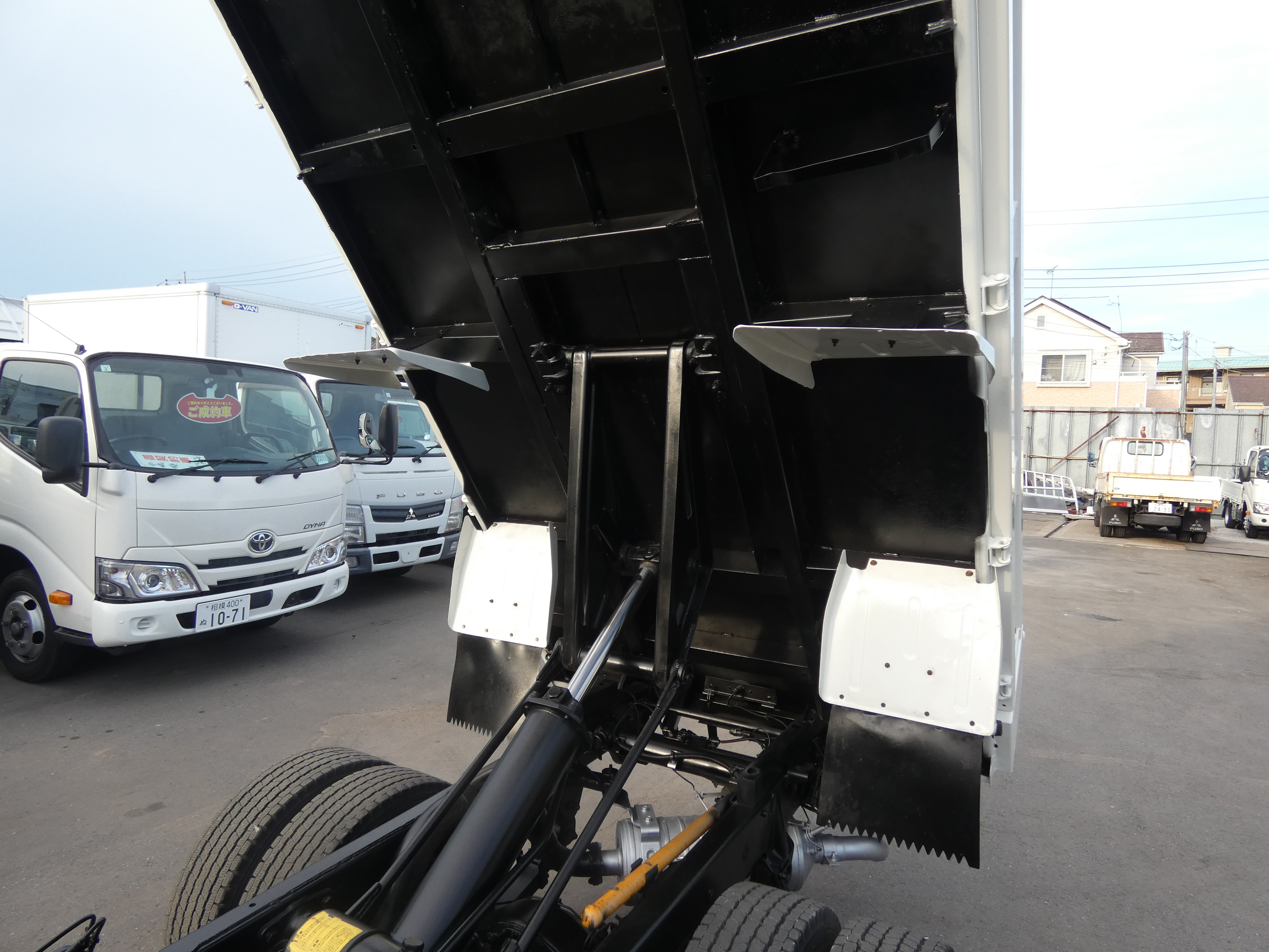 キャンター　2トン　ダンプ　ETC　250731|中古トラックの販売・買取・査定のアイナビ