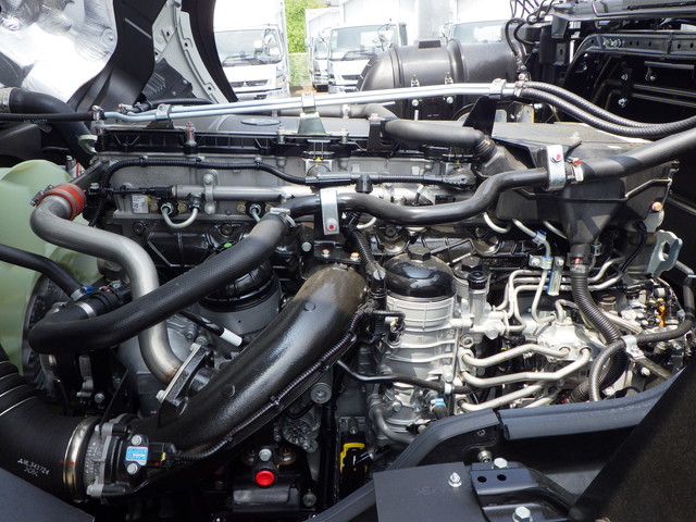 三菱2RG-FP84VDRSヘッド第5輪荷重:11.5t|中古トラックの販売・買取・査定のアイナビ