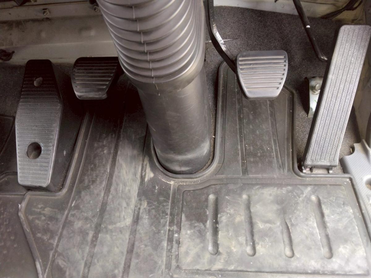 H30年 いすゞフォワード2.45tPG付アルミウィング|中古トラックの販売・買取・査定のアイナビ