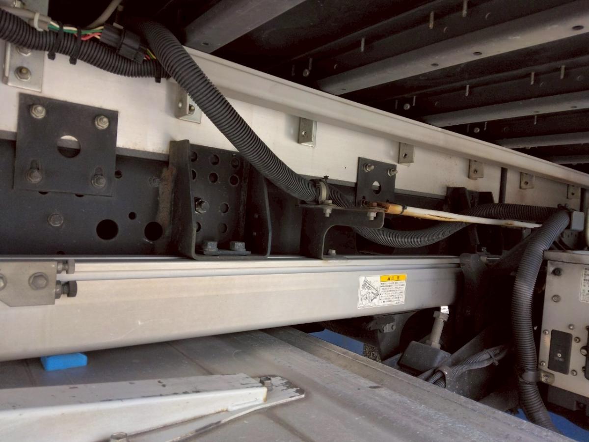 H30年 いすゞフォワード2.45tPG付アルミウィング|中古トラックの販売・買取・査定のアイナビ