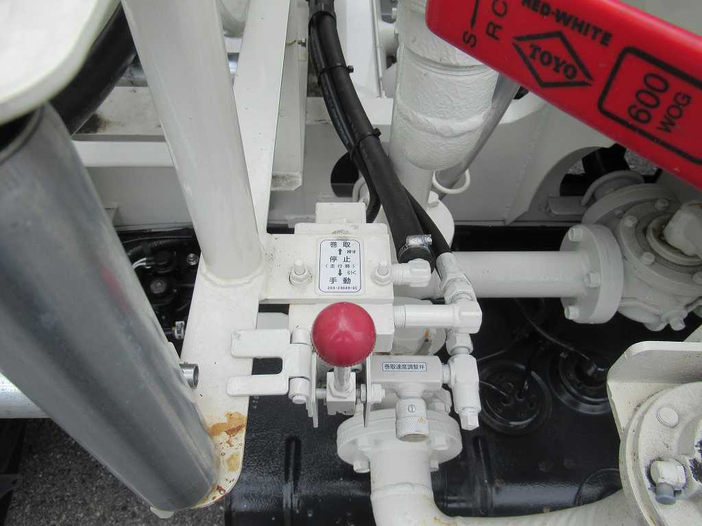 走行少ない 新明和 4WD 3.75KLローリ 2室 タンク書類あり|中古トラックの販売・買取・査定のアイナビ