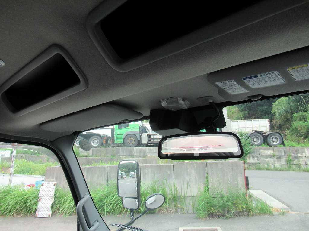 走行少ない 新明和 4WD 3.75KLローリ 2室 タンク書類あり|中古トラックの販売・買取・査定のアイナビ