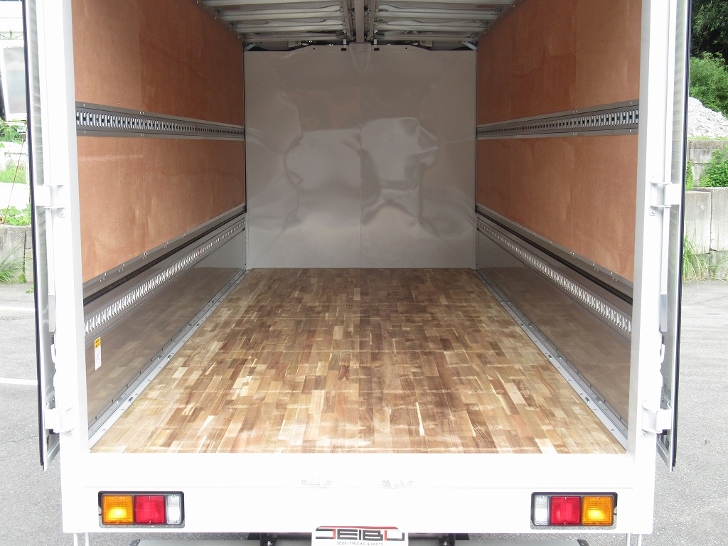 ファイター 240PS 6200 ワイド エアサス 6速 パブコ 未使用|中古トラックの販売・買取・査定のアイナビ