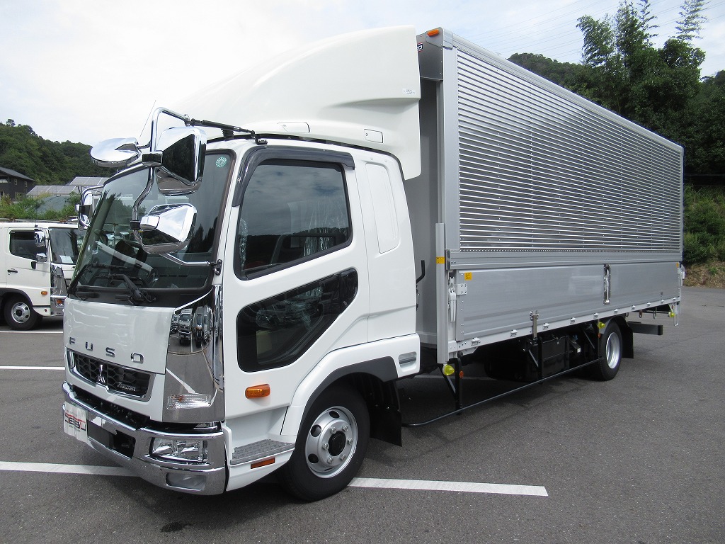 ファイター 240PS 6200 ワイド エアサス 6速 パブコ 未使用|中古トラックの販売・買取・査定のアイナビ