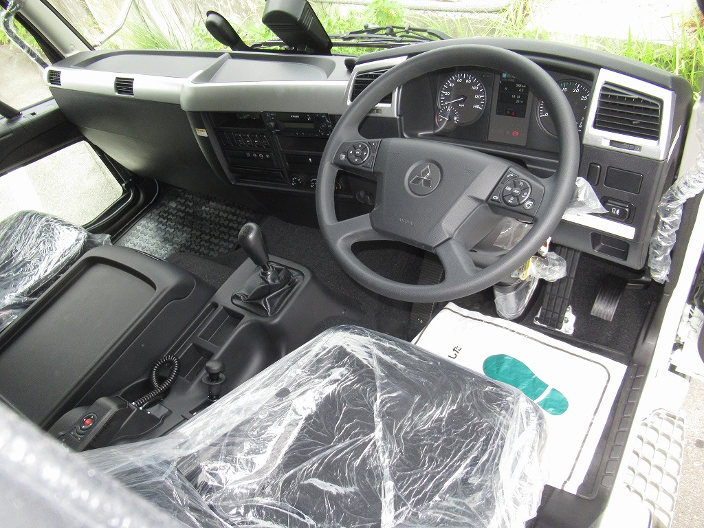 ファイター 240PS 6200 ワイド エアサス 6速 パブコ 未使用|中古トラックの販売・買取・査定のアイナビ