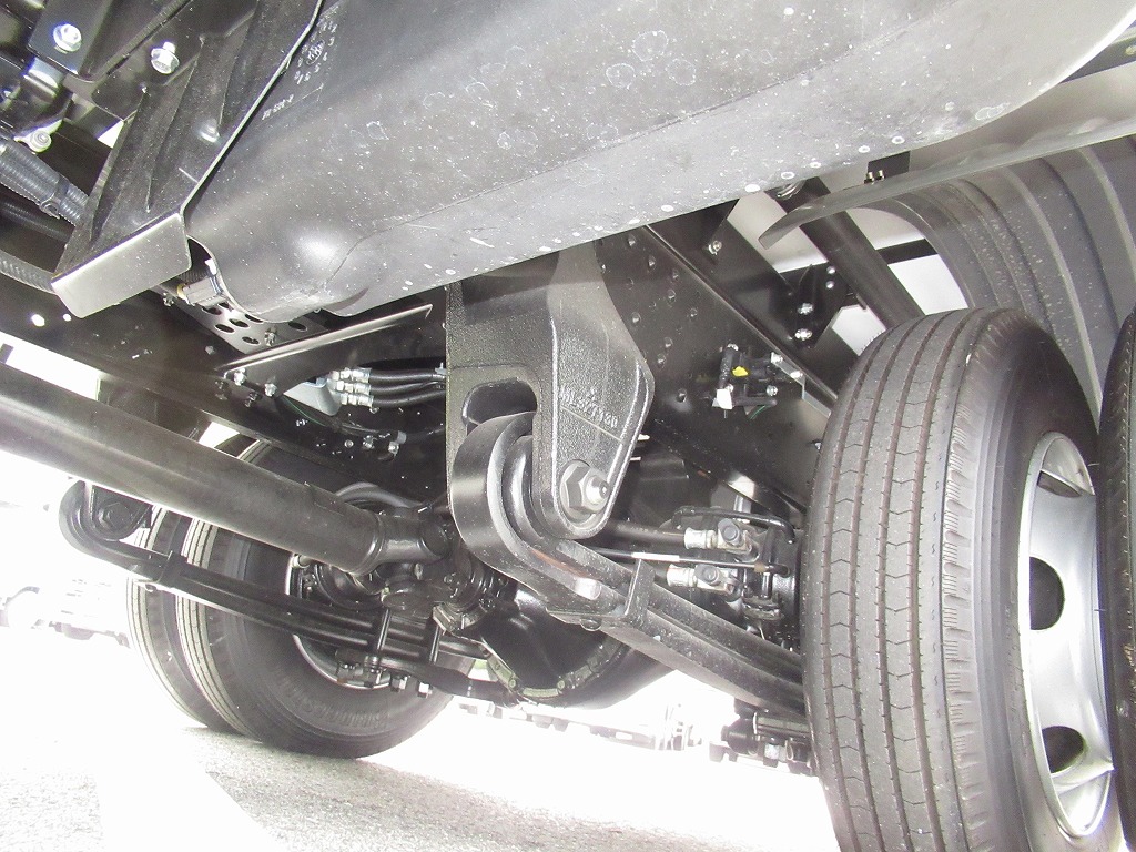 ファイター 240PS 6200 ワイド エアサス 6速 パブコ 未使用|中古トラックの販売・買取・査定のアイナビ