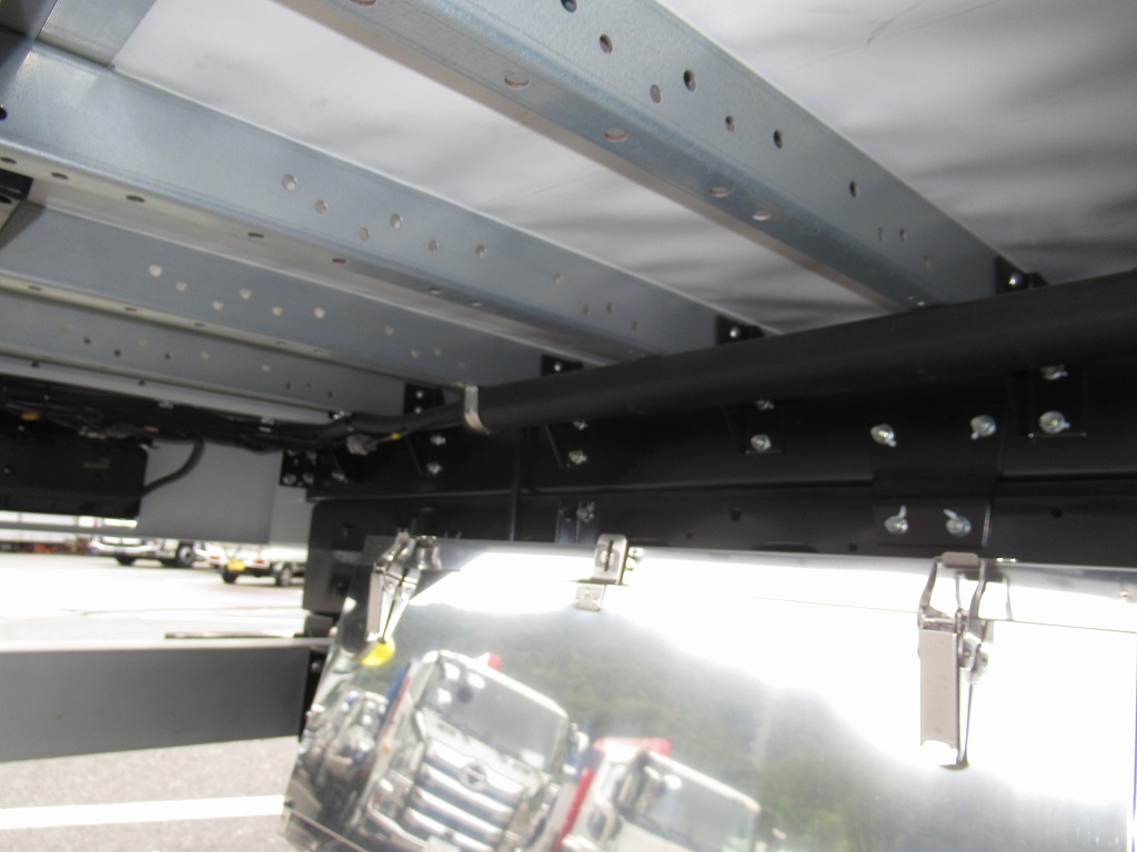 ファイター 240PS 6200 ワイド エアサス 6速 パブコ 未使用|中古トラックの販売・買取・査定のアイナビ