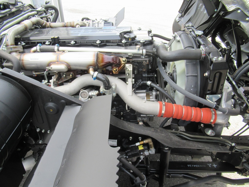 ファイター 240PS 6200 ワイド エアサス 6速 パブコ 未使用|中古トラックの販売・買取・査定のアイナビ