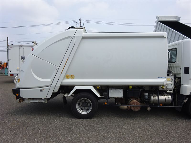 プレス 8.6㎥ 新明和|中古トラックの販売・買取・査定のアイナビ