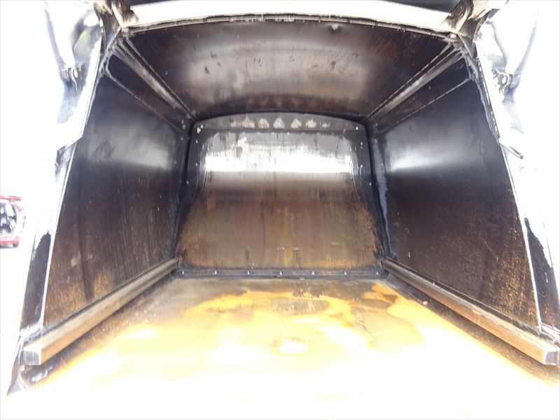 プレス 8.6㎥ 新明和|中古トラックの販売・買取・査定のアイナビ