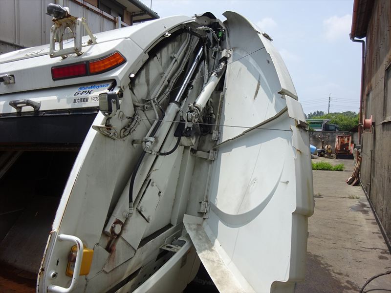 プレス 8.6㎥ 新明和|中古トラックの販売・買取・査定のアイナビ