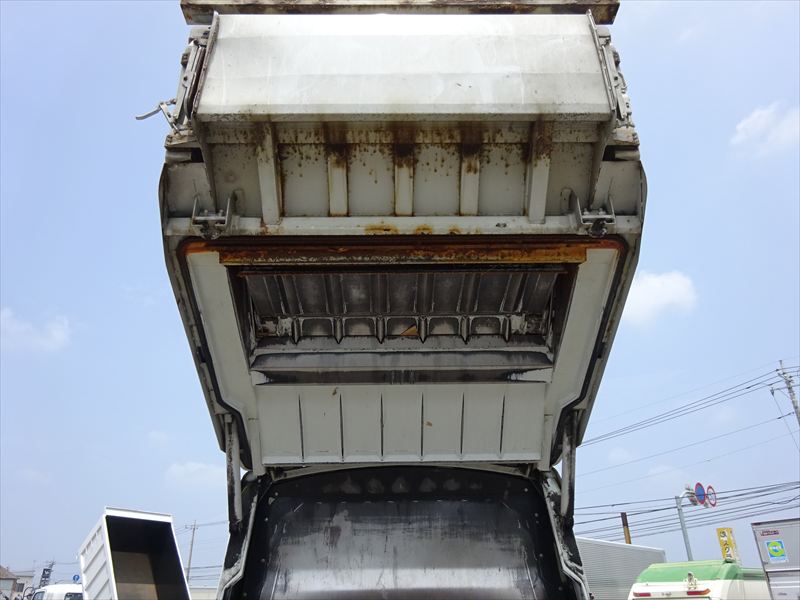 プレス 8.6㎥ 新明和|中古トラックの販売・買取・査定のアイナビ