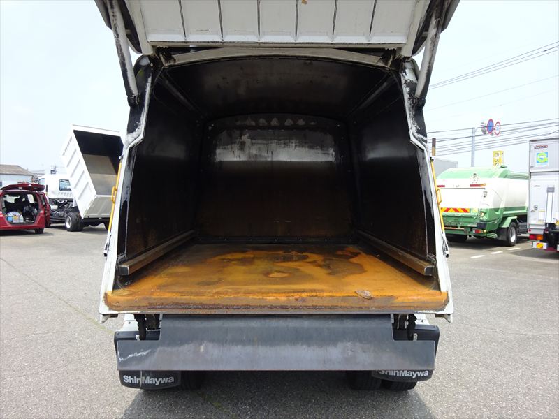 プレス 8.6㎥ 新明和|中古トラックの販売・買取・査定のアイナビ