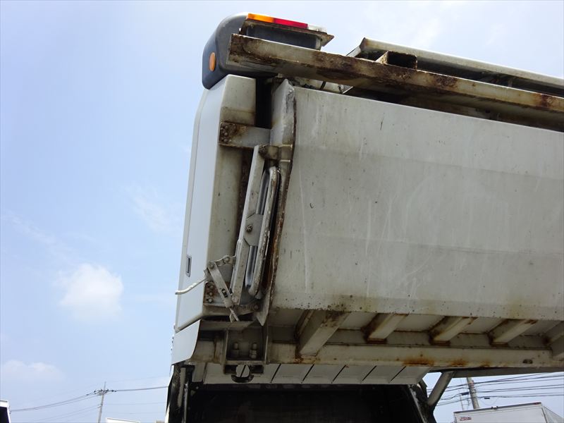 プレス 8.6㎥ 新明和|中古トラックの販売・買取・査定のアイナビ