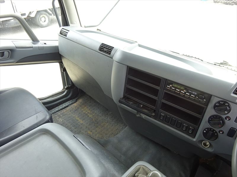 プレス 8.6㎥ 新明和|中古トラックの販売・買取・査定のアイナビ