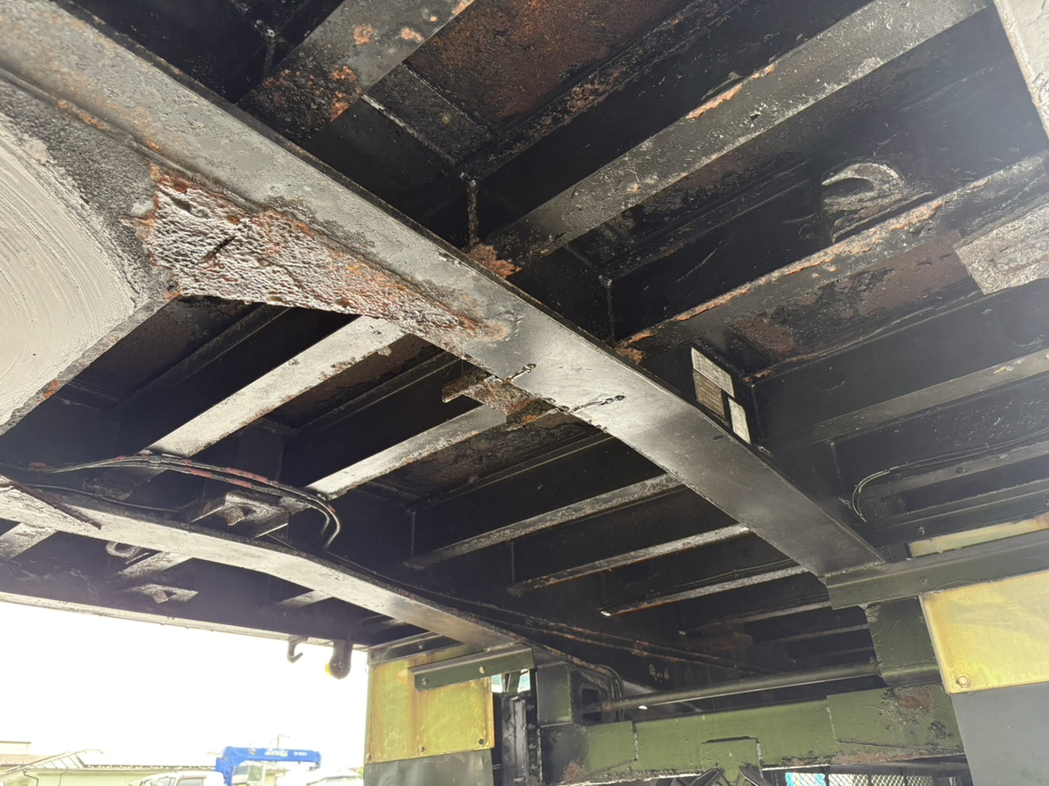 H22年式、東急、セミトレーラ 2デフ引き|中古トラックの販売・買取・査定のアイナビ