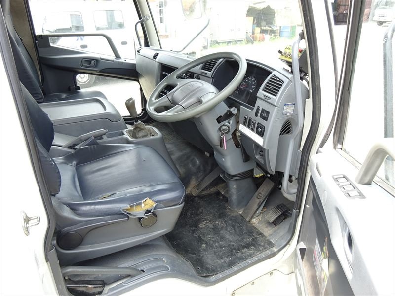 プレス 8.6㎥ 新明和|中古トラックの販売・買取・査定のアイナビ