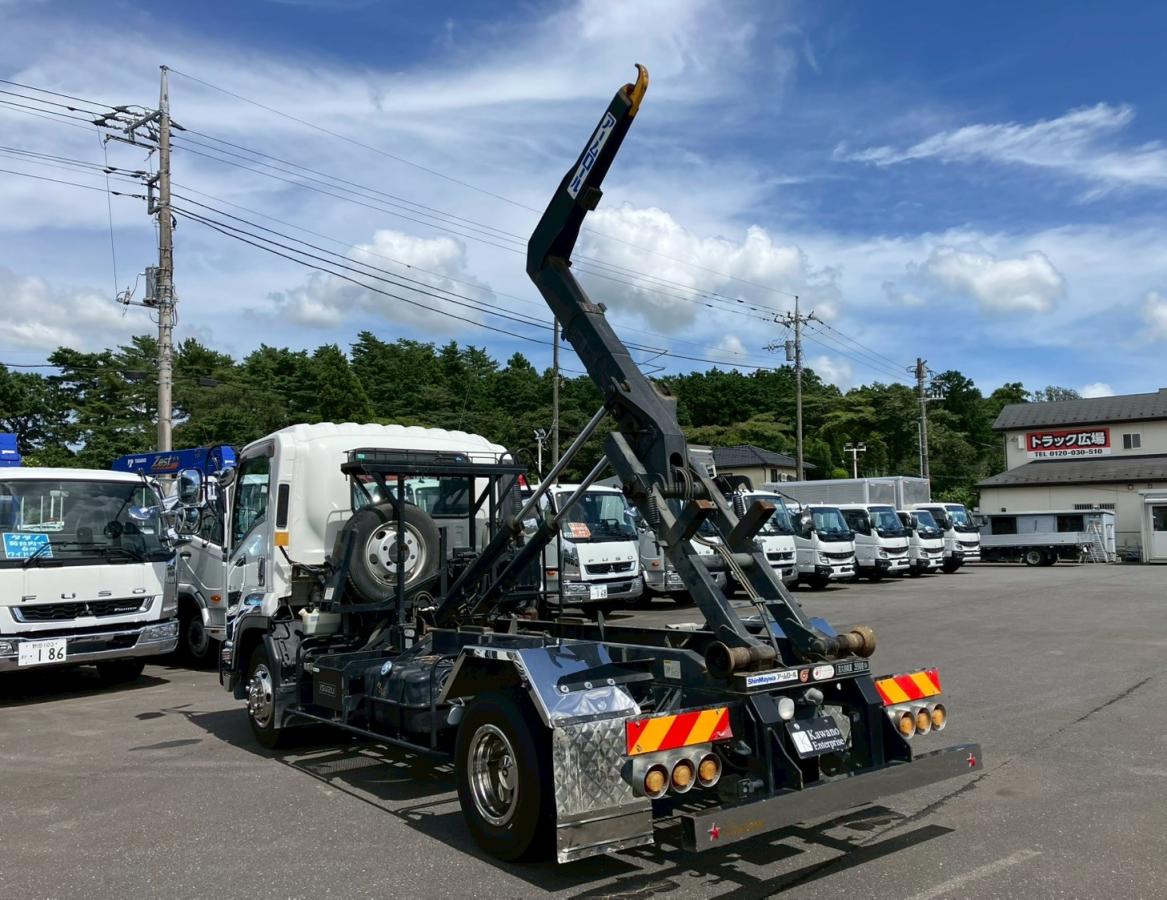 ☆H27 アームロール 4t標準 ツインホイスト リアジャッキ|中古トラックの販売・買取・査定のアイナビ