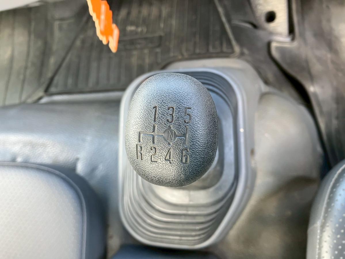 ☆H27 アームロール 4t標準 ツインホイスト リアジャッキ|中古トラックの販売・買取・査定のアイナビ