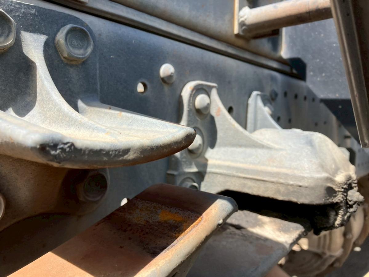 ☆H27 アームロール 4t標準 ツインホイスト リアジャッキ|中古トラックの販売・買取・査定のアイナビ