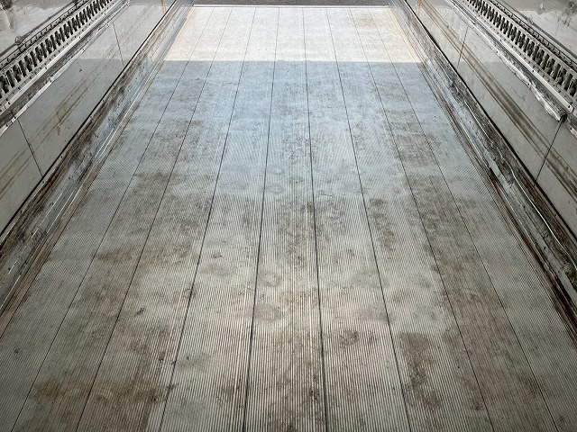 -30℃低温設定★格納式パワーゲート★左スライド扉★3.05トン|中古トラックの販売・買取・査定のアイナビ