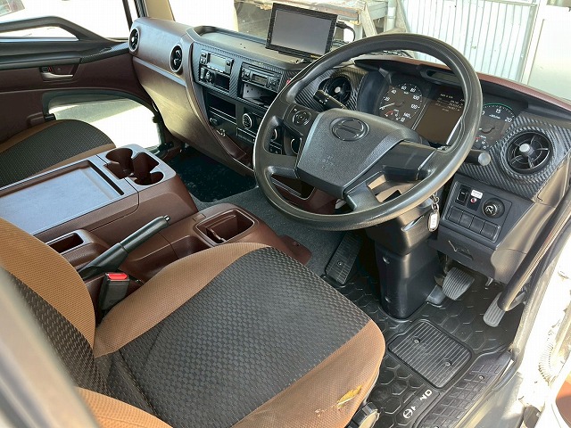 -30℃低温設定★格納式パワーゲート★左スライド扉★3.05トン|中古トラックの販売・買取・査定のアイナビ